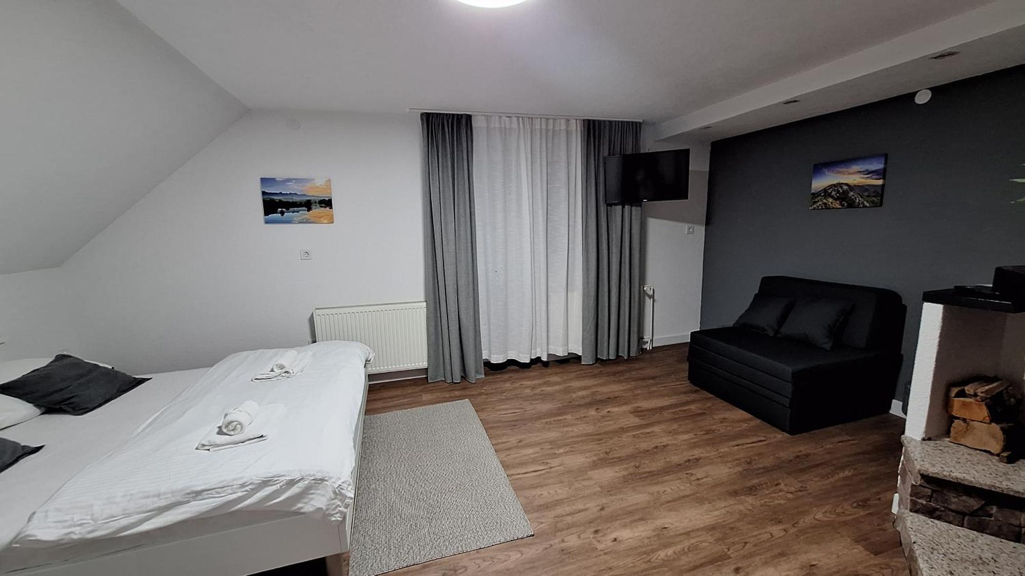 Apartments & Rooms Velebit Lovinac  المظهر الخارجي الصورة