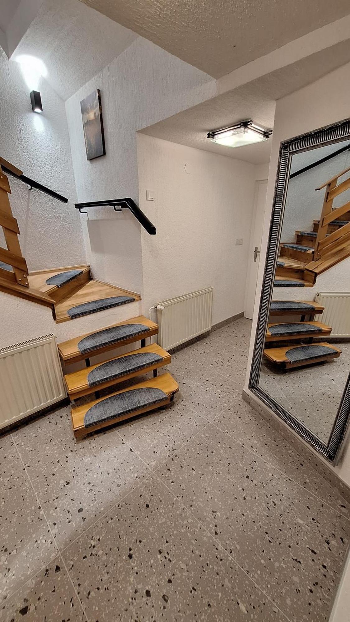 Apartments & Rooms Velebit Lovinac  المظهر الخارجي الصورة