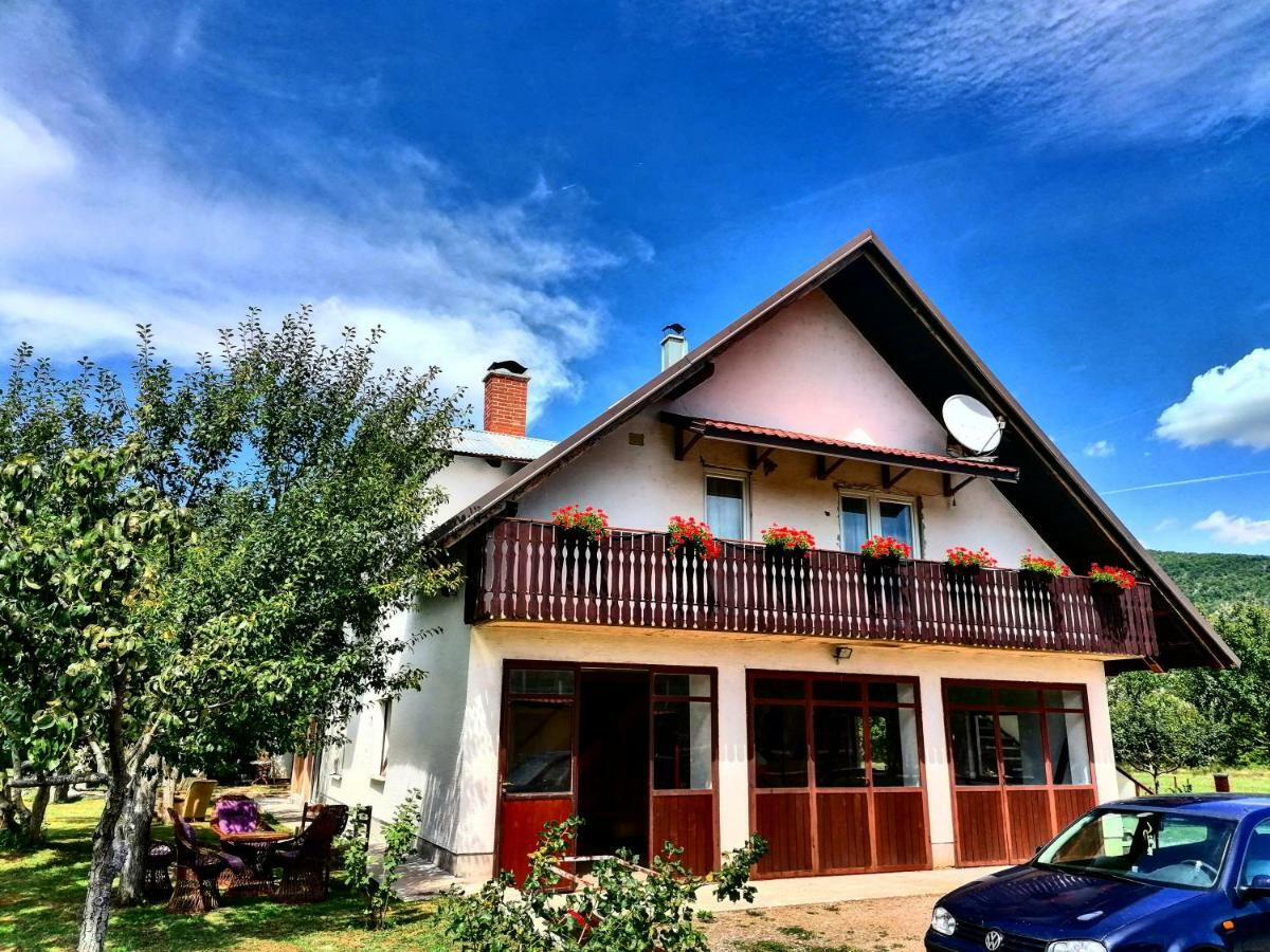 Apartments & Rooms Velebit Lovinac  المظهر الخارجي الصورة